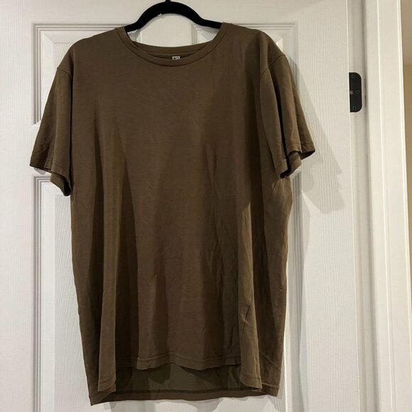 UNIQLO Men's Olive Green Short Sleeve T-Shirt Size Large - Picture 1 of 4